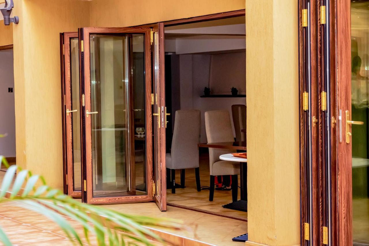 Canary Hotel Kampala Eksteriør bilde