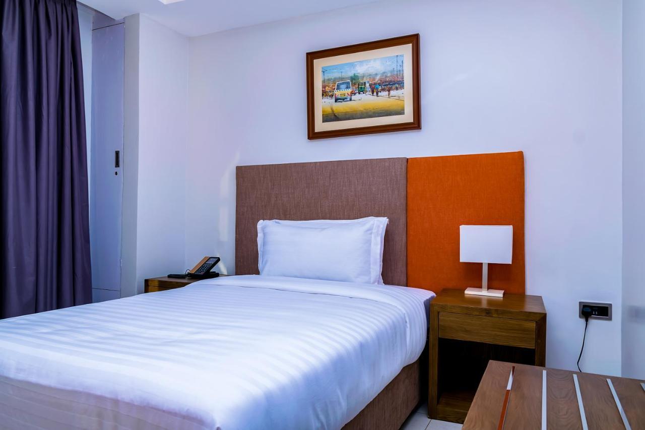Canary Hotel Kampala Eksteriør bilde