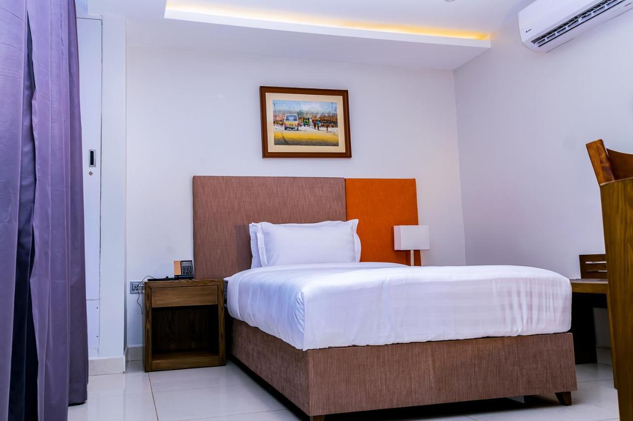 Canary Hotel Kampala Eksteriør bilde