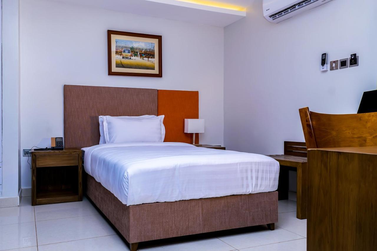 Canary Hotel Kampala Eksteriør bilde